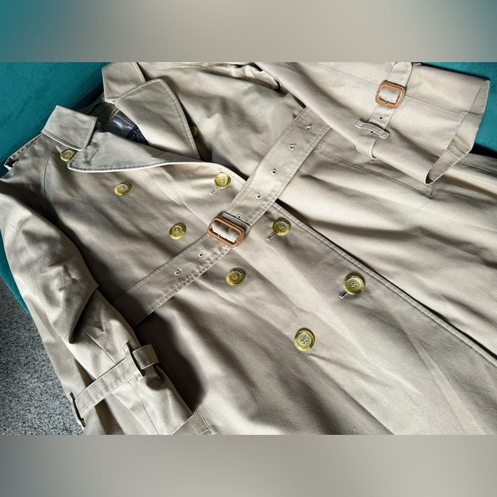 Authentic Burberry Trench Coat - Picture 9 of 16